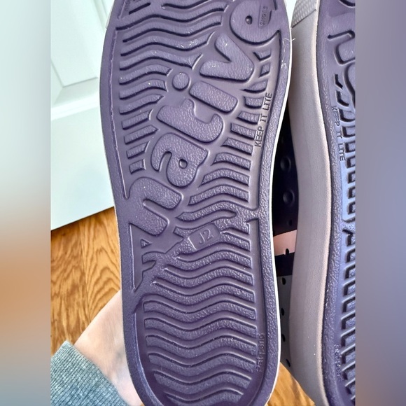 Native Shoes Girls Purple Jefferson Block Shoes size J2 - Picture 3 of 8